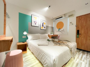 Apple 1 Hotel Gurney